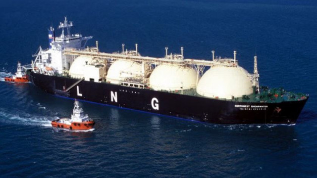 স্পট মার্কেট থেকে দেড় হাজার কোটি টাকার এলএনজি কিনবে সরকার