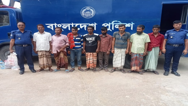 আ'লীগের দুই নেতা সহ আটজন আটক