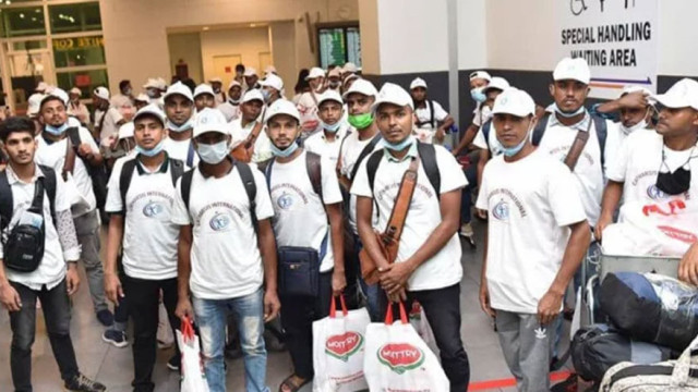৮ হাজার মালয়েশিয়াগামী শ্রমিকের তালিকা চূড়ান্ত : প্রবাসী কল্যাণ উপদেষ্টা