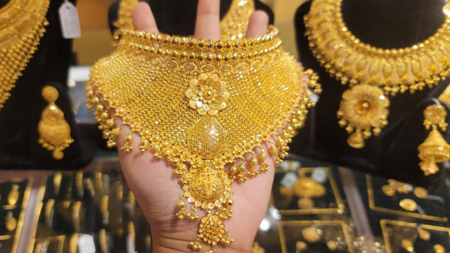 অবশেষে কমলো স্বর্ণের দাম