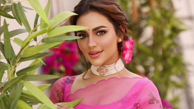 নুসরাত ফারিয়া