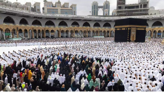 পবিত্র হজের আনুষ্ঠানিকতা শুরু