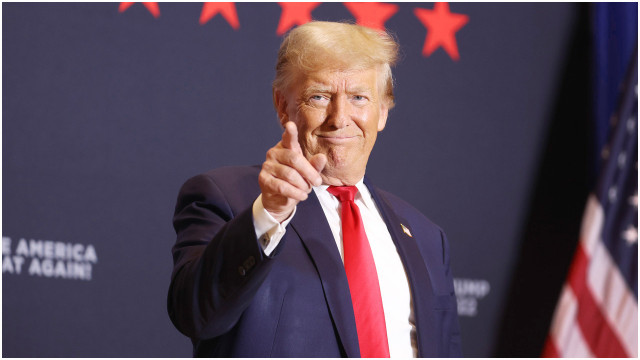 প্রেসিডেন্ট ডোনাল্ড ট্রাম্প