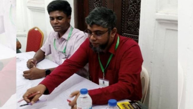 পূরণ করা ব্যালট দেয়া সেই পোলিং অফিসার প্রত্যাহার