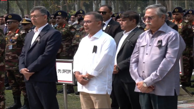 পিলখানা হত্যাকাণ্ডে শহিদদের প্রতি রাষ্ট্রপতি ও প্রধানমন্ত্রীর শ্রদ্ধা