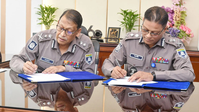 দায়িত্ব গ্রহণ করেছেন নবনিযুক্ত আইজিপি আলী হোসেন ফকির