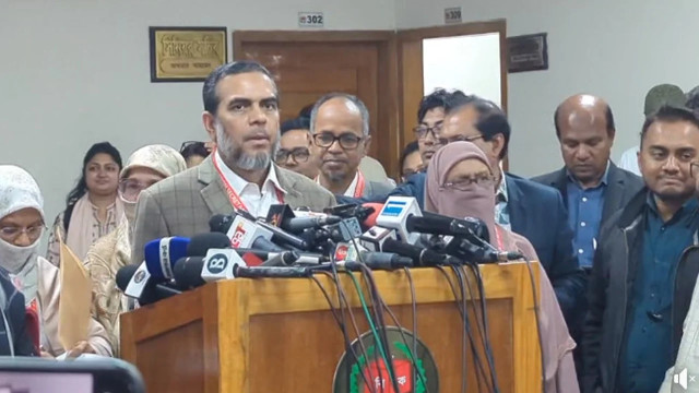 ৯ দাবিতে ইসিতে মহিলা জামায়াতের স্মারকলিপি