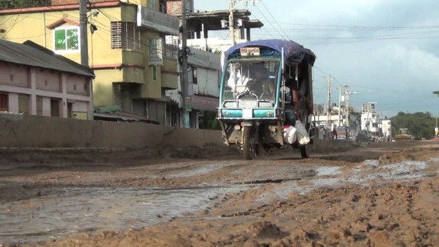 হিলি ফোরলেন সড়ক চার বছর থমকে, জনদুর্ভোগ বেড়েই চলছে
