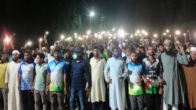 ইবি শিক্ষার্থীর মৃত্যুর সুষ্ঠু তদন্ত ও বিচারের দাবিতে 'টর্চ লাইট’ মিছিল