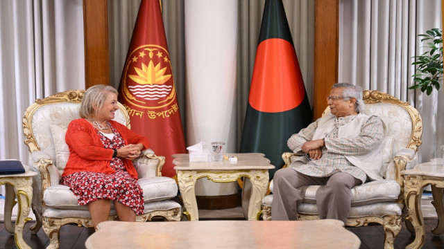 প্রধান উপদেষ্টার সাথে সাক্ষাৎ করেছেন ইউকে বাণিজ্য দূত রোজি উইন্টারটন