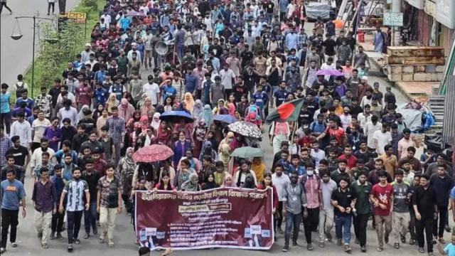 তিন দফা দাবিতে রুয়েটে বিক্ষোভ