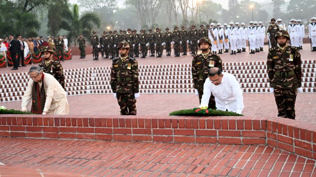 স্বাধীনতা দিবসে জাতীয় স্মৃতিসৌধে রাষ্ট্রপতি ও প্রধানমন্ত্রীর শ্রদ্ধা
