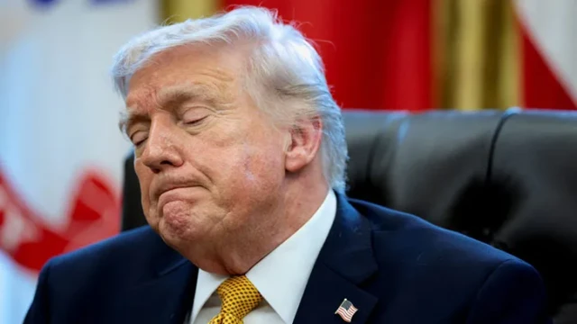 ইরানের জ্বালানি স্থাপনায় হামলা আরো ১০ দিনের জন্য স্থগিত করলেন ট্রাম্প