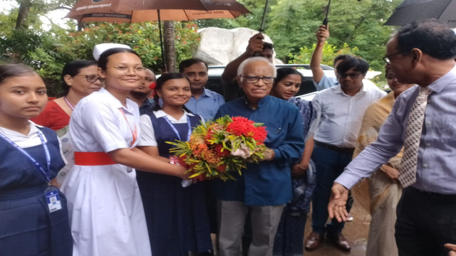 পরিকল্পনা উপদেষ্টার কুমুদিনী হাসপাতাল ও ভারতেশ্বরী হোমস পরিদর্শন