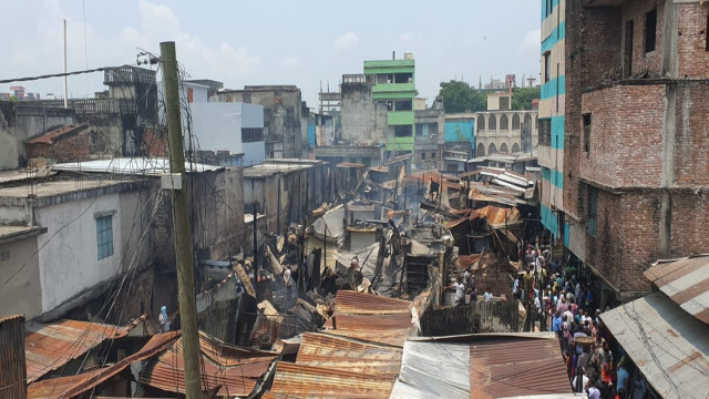 শ্রীনগর বাজারে আগুন