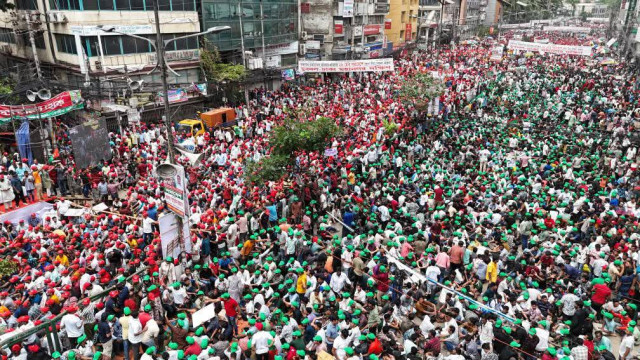 তারুণ্যের সমাবেশ সফল করতে নয়াপল্টনে নেতাকর্মীদের ঢল