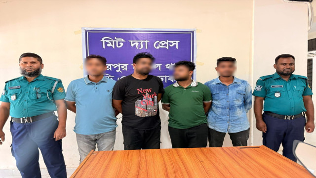 চাঁদাবাজির ঘটনায় চারজনকে গ্রেফতার করেছে মিরপুর মডেল থানা পুলিশ