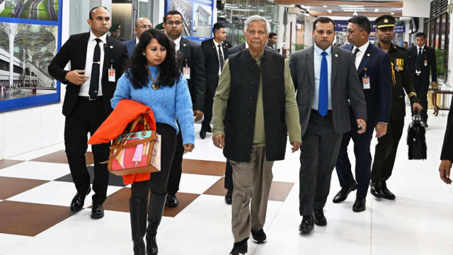 জাতিসংঘের অধিবেশন শেষে দেশে ফিরেছেন প্রধান উপদেষ্টা