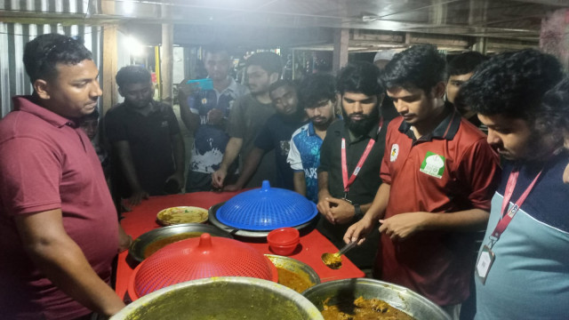 হল ডাইনিং ও জিয়া মোড়ের খাবারের দোকানগুলো পর্যবেক্ষণ