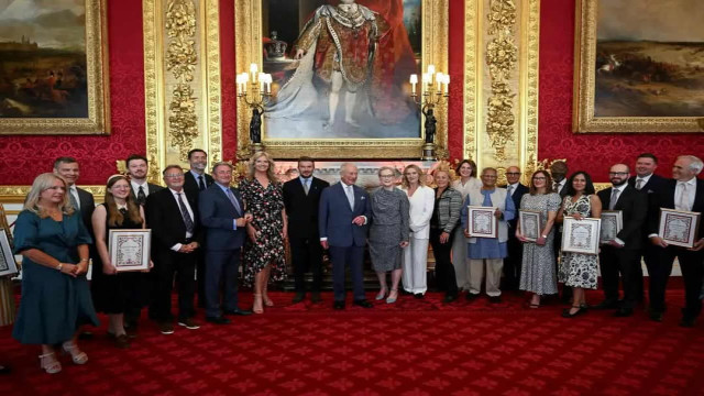 কিংস চার্লস হারমনি পুরস্কার গ্রহণ করলেন ড. ইউনুস