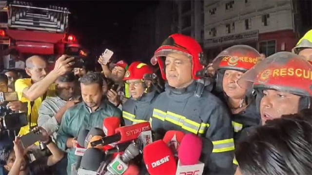 মিরপুরে কমিউনিটি সেন্টারে আগুন নিয়ন্ত্রণে