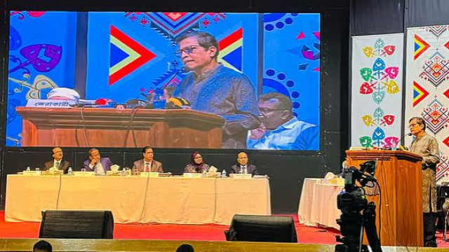 গ্যাসের মূল্যবৃদ্ধির শুনানিতে তীব্র বিরোধিতা, হট্টগোল