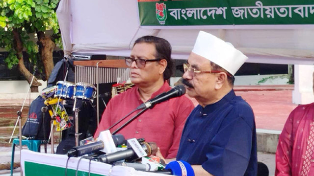 বিএনপি গণতন্ত্র প্রতিষ্ঠার জন্য পাগল: গয়েশ্বর