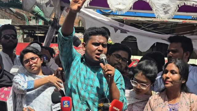 জাতীয় নাগরিক পার্টির দক্ষিণাঞ্চলের মুখ্য সংগঠক হাসনাত আবদুল্লাহ