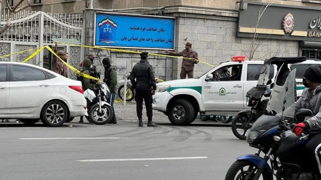 দুই হামলায় ইরানে ৫ পুলিশ সদস্য নিহত