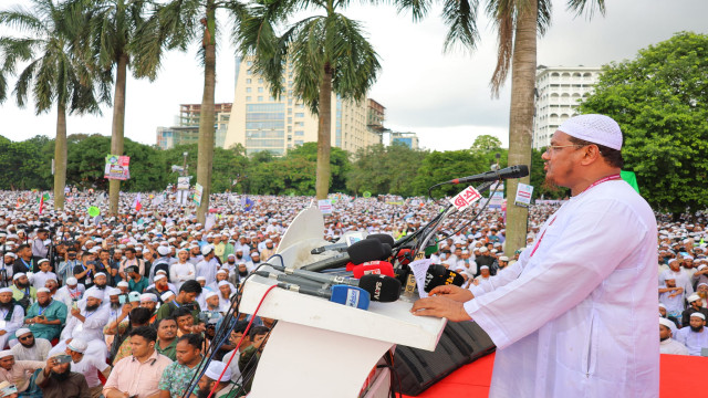 রাজধানীর সোহরাওয়ার্দী উদ্যানে ইসলামী আন্দোলন বাংলাদেশের মহাসমাবেশে ইসলামী আন্দোলনের আমীর সৈয়দ রেজাউল করিম