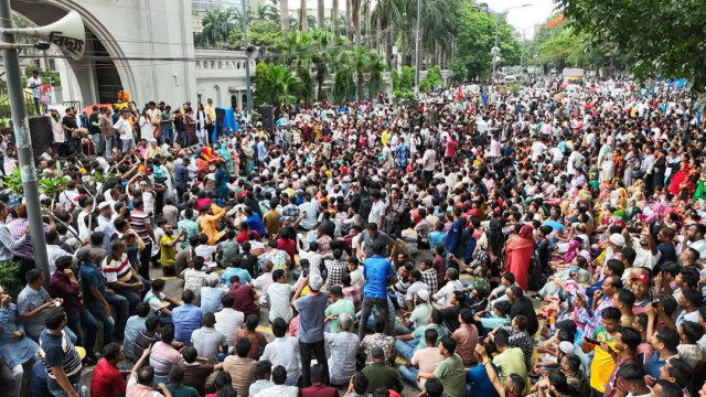 ইশরাক সমর্থকদের বিক্ষোভ