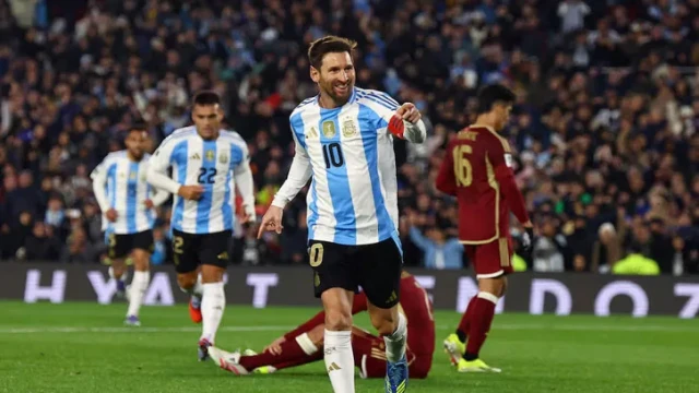 ভেনেজুয়েলাকে ৩-০ গোলে হারিয়ে আলবিসেলেস্তেরা