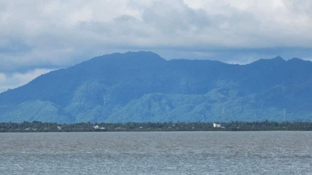 নাফ নদী থেকে ২ জেলেকে ধরে নিয়ে গেছে আরাকান আর্মি