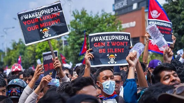 তিন দশকের লুটপাটের বিচার ও সংস্কার চায় নেপালীরা