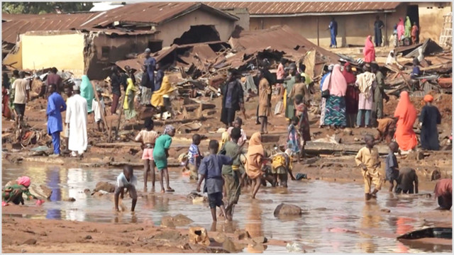 নাইজেরিয়ায় ভয়াবহ বন্যায় ভেসে গেলেন শতাধিক মানুষ