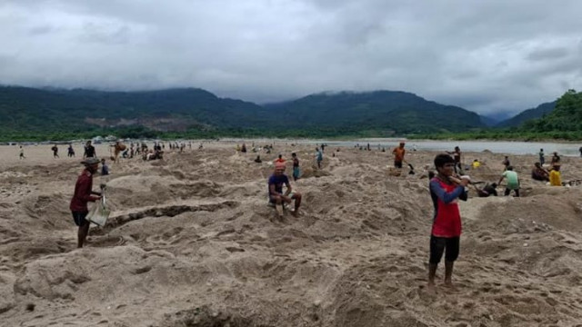 অবাধ লুটপাটে পাথররাজ্য এখন ধুধু বালুর মাঠ