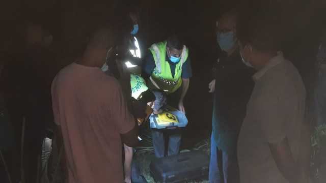 পুঠিয়ায় আখ ক্ষেতে আধ্যগলিত এক ব্যাক্তির লাশ