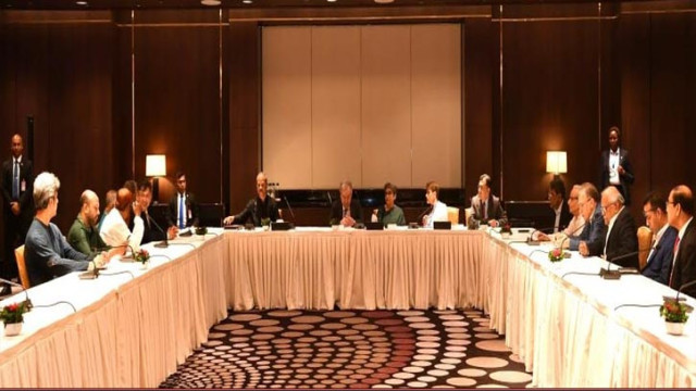 শনিবার রাজধানীর হোটেল ইন্টারকন্টিনেন্টালে জাতীয় ঐকমত্য কমিশনের সদস্য ও রাজনীতিকদের সঙ্গে গোলটেবিল আলোচনায় অংশ নেন জাতিসংঘের মহাসচিব অ্যান্তোনিও গুতেরেস