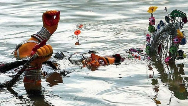 রাজধানীর ৩৩ পয়েন্টে প্রতিমা বিসর্জন, নিরাপত্তায় ১৬ হাজারের বেশি পুলিশ