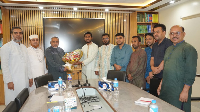 মতবিনিময় শেষে ব্রিফিং এ জামায়াত ও গণ অধিকারের নেতারা