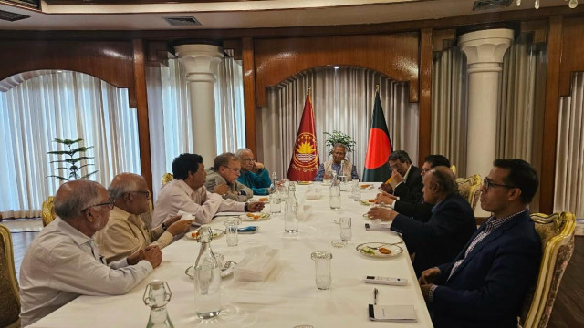 জুলাই সনদ স্বাক্ষর অনুষ্ঠান;  প্রধান উপদেষ্টার সভাপতিত্বে ঐকমত্য কমিশনের বৈঠক